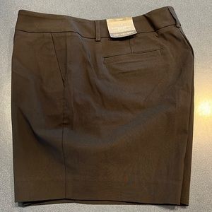 Ladies NWT Van Heusen shorts